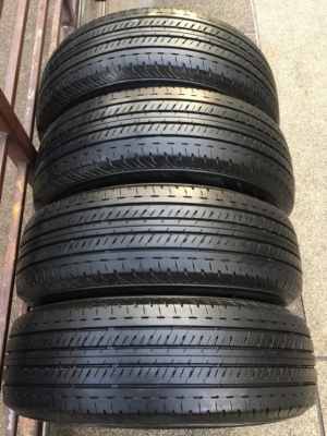 ยาง Bridgestone 205 70 15 ปี17 ดอกเต็ม ไม่มีปะ ใช้ยาว ราคาไม่แพง