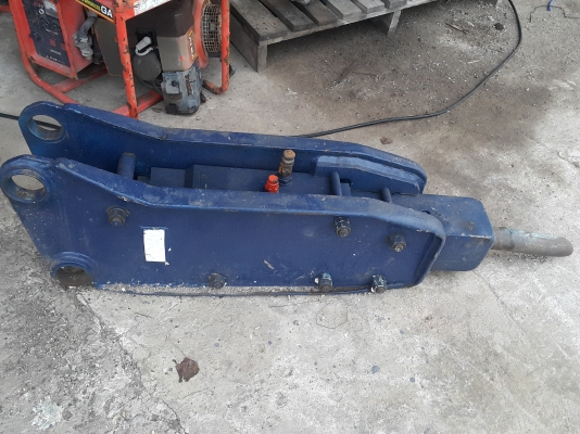 หัวกระแทก TOKU ใส่PC30-60 ของเก่านอกนำเข้า ยังไม่เคยใช้งานในไทย สภาพดี พร้อมใช้งาน มี VDO การทำงานให้ชม