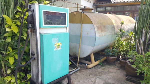 ขาย ถังน้ำมัน 10,000 ลิตร พร้อมมิเตอร์หัวจ่าย สภาพพร้อมใช้งาน