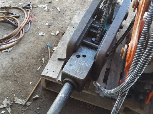 หัวกระแทก TOKU ใส่ PC30-60 ของเก่านอกนำเข้า ยังไม่เคยใช้งานในไทย สภาพดี พร้อมใช้งาน