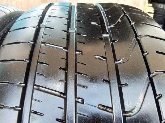 ขายยาง Pirelli 275/40R19 ปี 16