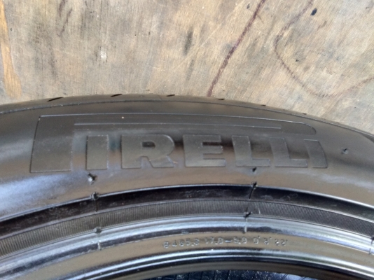 ขายยาง Pirelli 275/40R19 ปี 16