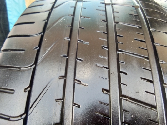 ขายยาง Pirelli 275/40R19 ปี 16