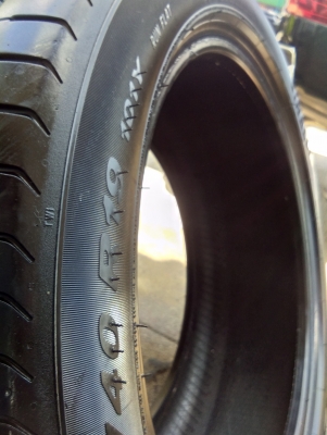 ขายยาง Pirelli 275/40R19 ปี 16