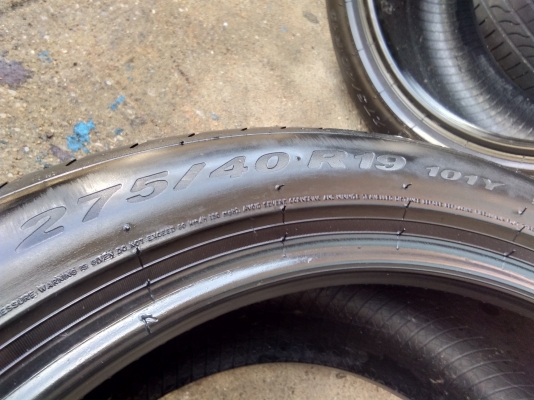 ขายยาง Pirelli 275/40R19 ปี 16