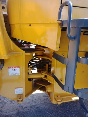 รถญี่ปุ่นเกรดA ขายถูก KOMATSU WA100-3 เครื่อง 6สูบ นำเข้าจากญี่ปุ่น โทร.090-986-2521 อ๊อบ