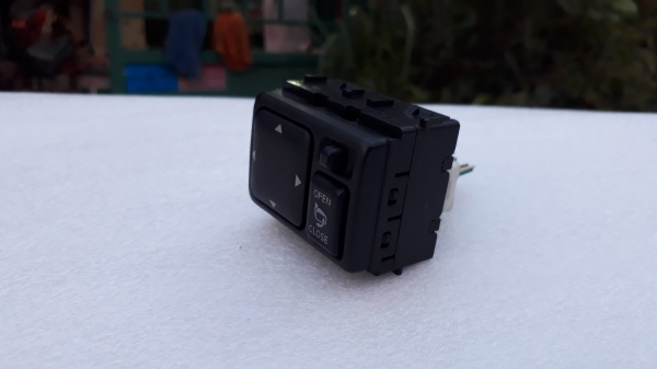 สวิทช์ปรับกระจกมองข้าง NISSAN Cube