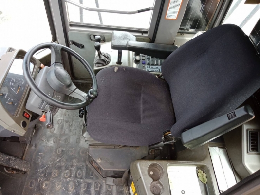 รถญี่ปุ่นเกรดA ขายถูก HITACHI LX130-7 เก่าญี่ปุ่นแท้ สภาพสวย ราคาไม่แพง โทร.090-986-2521 อ๊อบ