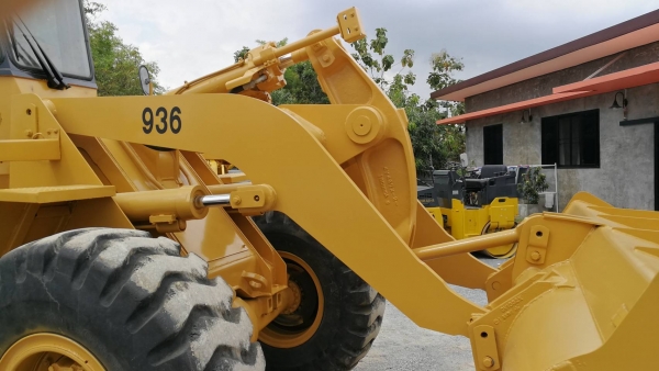 รถญี่ปุ่นเกรดA ขายถูก CAT 936 เก่าญี่ปุ่นแท้ สภาพสวย ราคาไม่แพง โทร.090-986-2521 อ๊อบ