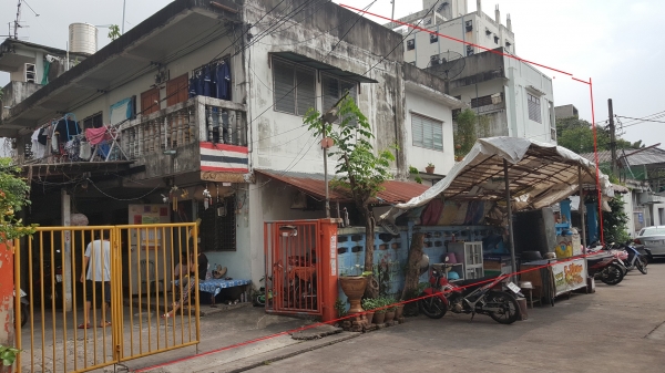 ขายบ้านสี่หลังพร้อมที่ดินสองแปลงติดกัน 223 ตรว. ที่ตั้ง ซอยอินทามะระ44 หน้ากว้าง 23 เมตร