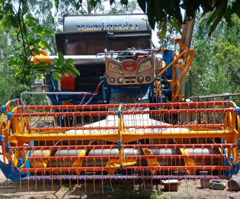 ขายรถเกี่ยวข้าววรพจน์การช่างแท้ๆ ขายรถเกี่ยวข้าววรพจน์การช่างแท้ๆ