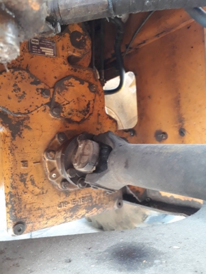 รถตักล้อยาง WA300-1 6สูบ  รหัสเครื่องS6D105  155แรงม้า  ขนาดปุ้งกี๋2.5-2.8ตัน