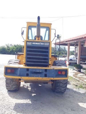 รถตักล้อยาง WA300-1 6สูบ  รหัสเครื่องS6D105  155แรงม้า  ขนาดปุ้งกี๋2.5-2.8ตัน