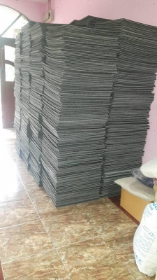ขายพรมปูพื้นหนา2ช.ม กว้าง50ช.ม ยาว50ช.ม ของใหม่ครับขายแผ่นล่ะ10บาท 4แผ่นต่อ1ตารางเมตรมี2000กว่าแผ่นครับ