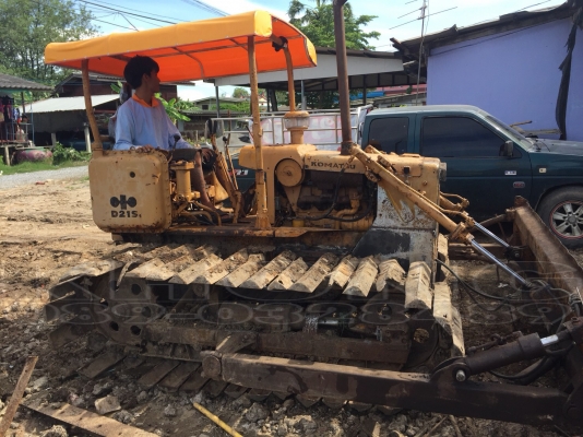 ขายด่วน  komatsu D2/3 ใบดันสไลด์ เฟรมสวย เครืองนิ่ม รถพร้อมใช้ ขาย 135000 บาท