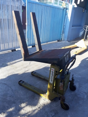 แฮนลิฟ ยกของ ไฟฟ้า 220 ยกได้1000กิโลกรัม.