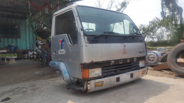 ขายหัวเก๋ง 6 ล้อกลาง MITSUBISHI สามรถใส่ ISUZU หรือ NISSANก็ได้สภาพสวย/มีแหนบ มีประปุกล่างติดมาด้วยขายถูกๆ