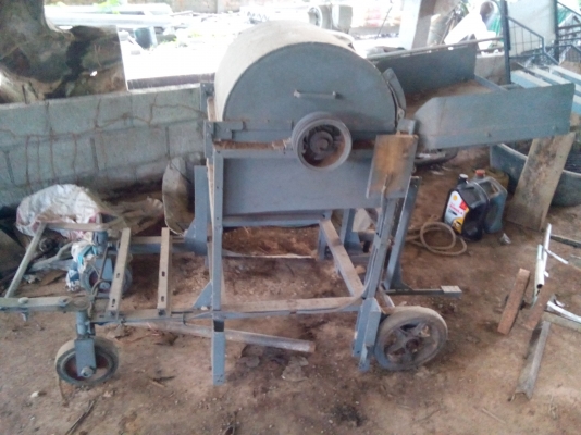 ขายเครื่องบดดินหรือมูลสัตว์ทำให้ละเอียด พร้อมใช้งาน