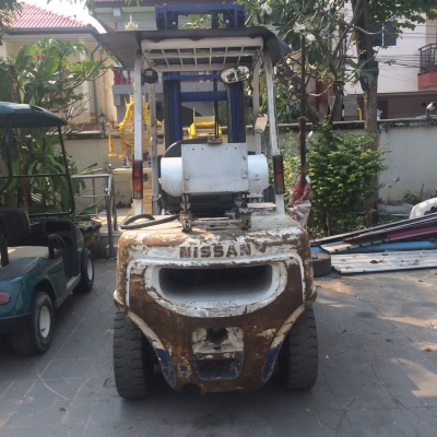 ขายรถยกโฟร์คลิฟท์ NISSAN 3 ตัน ขายรถยกโฟร์คลิฟท์ NISSAN 3 ตัน