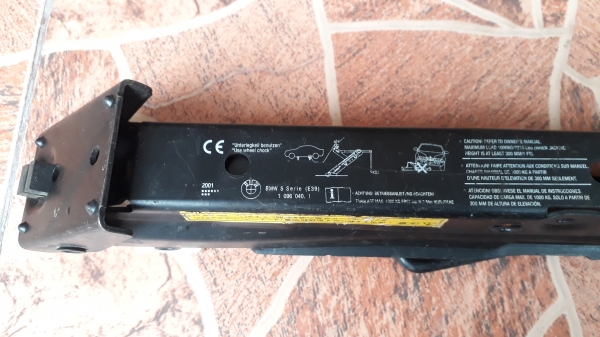 แม่แรงติดรถ BMW 5 Series E39