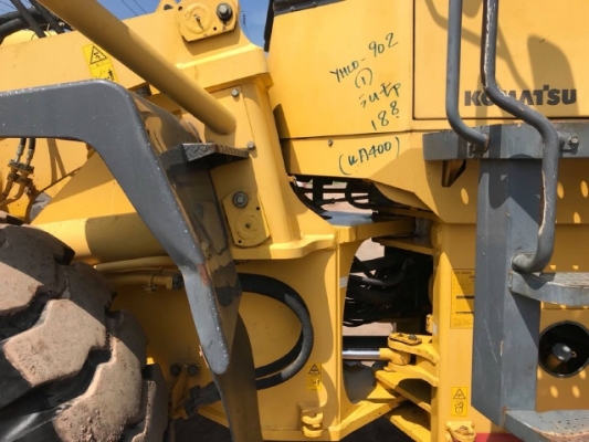 ขายรถตักล้อยาง KOMATSU WA400-3 รถนอกนำเข้าเองจากญี่ปุ่น สภาพสวยพร้อมใช้งาน มีVDOการทำงานครับ ขายรถตักล้อยาง KOMATSU WA400-3 รถนอกนำเข้าเองจากญี่ปุ่น สภาพสวยพร้อมใช้งาน มีVDOการทำงานครับ