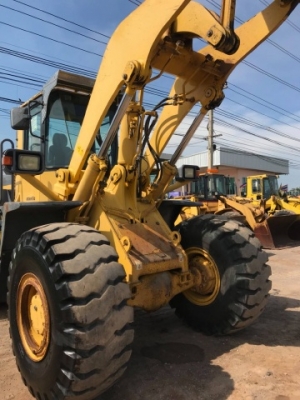 ขายรถตักล้อยาง KOMATSU WA400-3 รถนอกนำเข้าเองจากญี่ปุ่น สภาพสวยพร้อมใช้งาน มีVDOการทำงานครับ ขายรถตักล้อยาง KOMATSU WA400-3 รถนอกนำเข้าเองจากญี่ปุ่น สภาพสวยพร้อมใช้งาน มีVDOการทำงานครับ