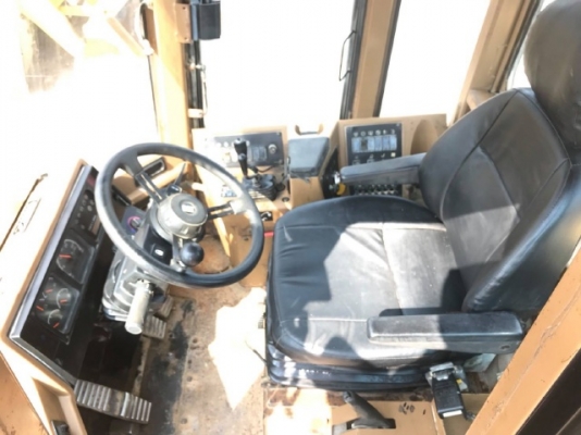 ขายรถตักล้อยาง CAT 938F รถนอกนำเข้าเองจากญี่ปุ่น สภาพสวยพร้อมใช้ มีVDOการทำงานครับ ขายรถตักล้อยาง CAT 938F รถนอกนำเข้าเองจากญี่ปุ่น สภาพสวยพร้อมใช้ มีVDOการทำงานครับ