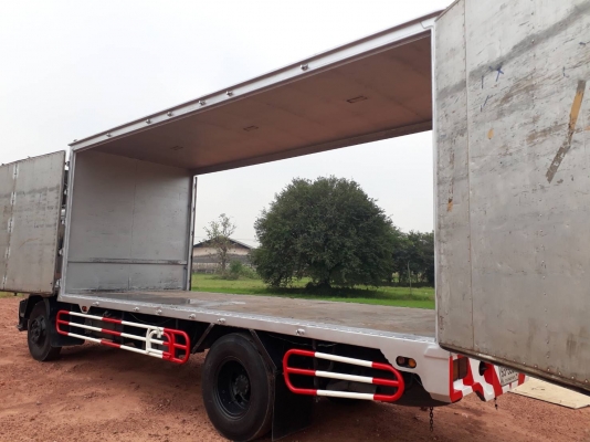 ..ตู้ 8บาน กว้าง2.45ม. ครัทชีกว้าง87ซมยาว6.5ม. สูง2.5ม. สภาพสวยสวย ศุภากร 081-1903107,089-5367218ล