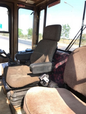 ขายรถตักล้อยาง CAT 950F มีใบมีดดัน รถนอกนำเข้าเองจากญี่ปุ่น สภาพสวยพร้อมใช้ มีVDOการทำงานครับ ขายรถตักล้อยาง CAT 950F มีใบมีดดัน รถนอกนำเข้าเองจากญี่ปุ่น สภาพสวยพร้อมใช้ มีVDOการทำงานครับ