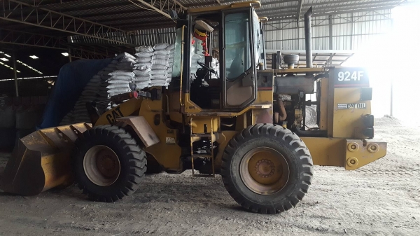 ขายรถตักล้อยาง 924F