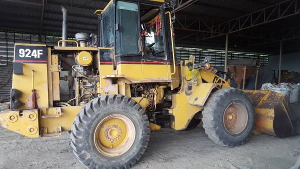 ขายรถตักล้อยาง 924F