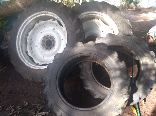 ขายยางรถไถยกชุดติดต่อ0971565196