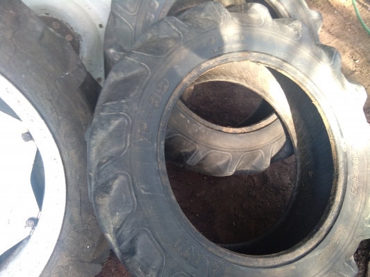 ขายยางรถไถยกชุดติดต่อ0971565196