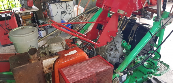 รถตัดหญ้าหนาๆๆ กว้าง 1.10 ยาว 2.50 เมตร