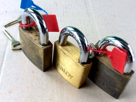 ขายแม่กุญแจทองเหลือง 55mm. ABLOY MADE IN FINLAND. ใหม่เก่าเก็บพร้อมลูก2ดอก