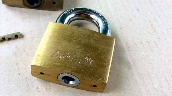 ขายแม่กุญแจทองเหลือง 55mm. ABLOY MADE IN FINLAND. ใหม่เก่าเก็บพร้อมลูก2ดอก