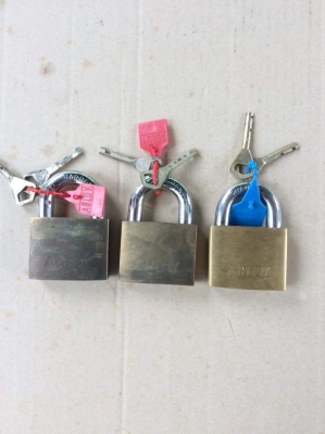 ขายแม่กุญแจทองเหลือง 55mm. ABLOY MADE IN FINLAND. ใหม่เก่าเก็บพร้อมลูก2ดอก