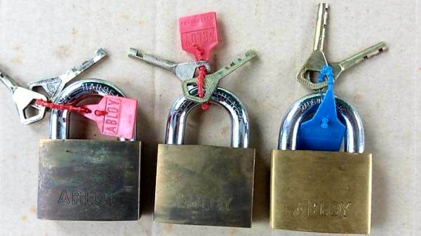 ขายแม่กุญแจทองเหลือง 55mm. ABLOY MADE IN FINLAND. ใหม่เก่าเก็บพร้อมลูก2ดอก