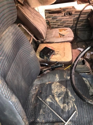 ขายร็อคกี้หัวขาวอุปกรณ์ครบขายตามสภาพมีผุซุ้มล้อ2ฝั่งคานสวย 45,000฿ สนใจกริ๊ง 063-190-3017