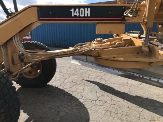 ขาย 3,550,000 รถเกรด CAT 140 H เก่านอกยังไม่เคยใช้งานในเมืองไทย เอกสารใบแจ้งจำหน่าย ราคารวมแว็ค เก๋งแอร์ สแกดิฟายหน้า รถสวยพร้อมใช้งาน  รถอยู่ กทม. 090-772-3710 090-772-3708