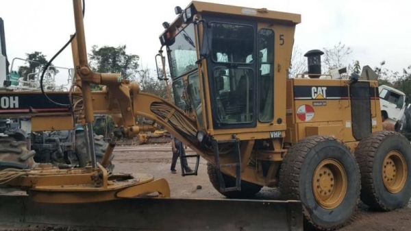 ขาย 3,550,000 รถเกรด CAT 140 H เก่านอกยังไม่เคยใช้งานในเมืองไทย เอกสารใบแจ้งจำหน่าย ราคารวมแว็ค เก๋งแอร์ สแกดิฟายหน้า รถสวยพร้อมใช้งาน  รถอยู่ กทม. 090-772-3710 090-772-3708