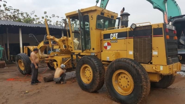 ขาย 3,550,000 รถเกรด CAT 140 H เก่านอกยังไม่เคยใช้งานในเมืองไทย เอกสารใบแจ้งจำหน่าย ราคารวมแว็ค เก๋งแอร์ สแกดิฟายหน้า รถสวยพร้อมใช้งาน  รถอยู่ กทม. 090-772-3710 090-772-3708