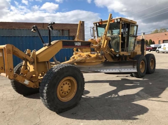 ขาย 3,550,000 รถเกรด CAT 140 H เก่านอกยังไม่เคยใช้งานในเมืองไทย เอกสารใบแจ้งจำหน่าย ราคารวมแว็ค เก๋งแอร์ สแกดิฟายหน้า รถสวยพร้อมใช้งาน  รถอยู่ กทม. 090-772-3710 090-772-3708