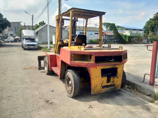 ขายรถ komatsu ขนาด 6 ตัน รุ่น 5 เกียร์ออโต้ ตามสภาพพร้อมใช้งานราคาถูก