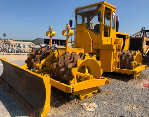 รถบด 4ล้อหนาม CAT815 ทะเบียนพร้อมโอน เก็บสีใหม่พร้อมใช้งาน รถบด 4ล้อหนาม CAT815 ทะเบียนพร้อมโอน เก็บสีใหม่พร้อมใช้งาน