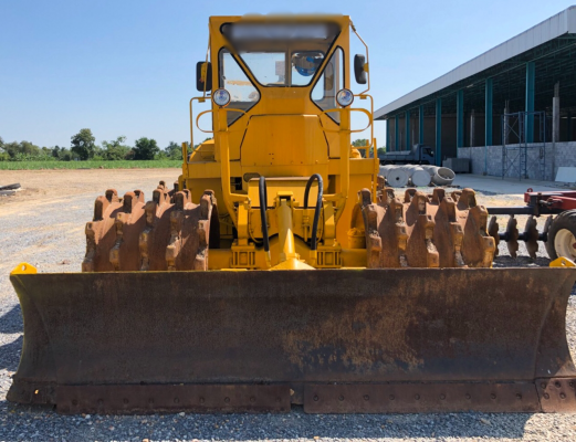 รถบด 4ล้อหนาม CAT815 ทะเบียนพร้อมโอน เก็บสีใหม่พร้อมใช้งาน