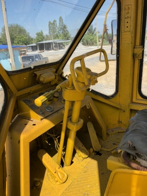 รถบด 4ล้อหนาม CAT815 ทะเบียนพร้อมโอน เก็บสีใหม่พร้อมใช้งาน รถบด 4ล้อหนาม CAT815 ทะเบียนพร้อมโอน เก็บสีใหม่พร้อมใช้งาน