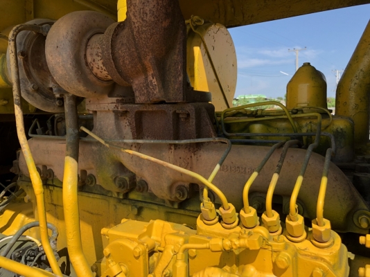 รถบด 4ล้อหนาม CAT815 ทะเบียนพร้อมโอน เก็บสีใหม่พร้อมใช้งาน รถบด 4ล้อหนาม CAT815 ทะเบียนพร้อมโอน เก็บสีใหม่พร้อมใช้งาน