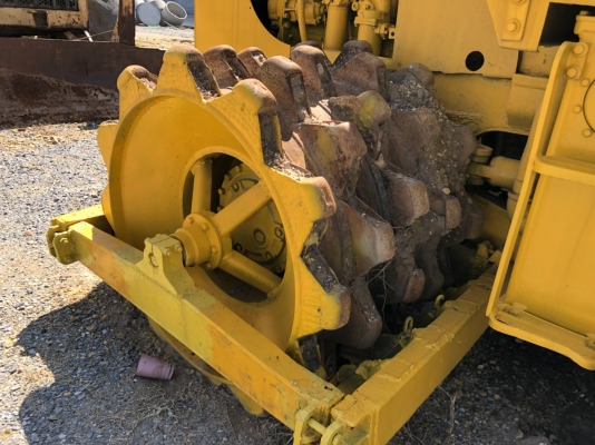 รถบด 4ล้อหนาม CAT815 ทะเบียนพร้อมโอน เก็บสีใหม่พร้อมใช้งาน รถบด 4ล้อหนาม CAT815 ทะเบียนพร้อมโอน เก็บสีใหม่พร้อมใช้งาน