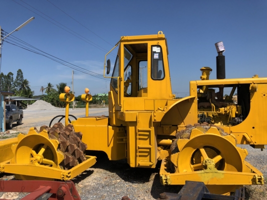รถบด 4ล้อหนาม CAT815 ทะเบียนพร้อมโอน เก็บสีใหม่พร้อมใช้งาน รถบด 4ล้อหนาม CAT815 ทะเบียนพร้อมโอน เก็บสีใหม่พร้อมใช้งาน
